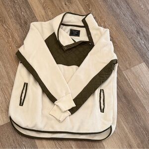 Abercrombie & Fitch Cream and Brown Crewneck Sweater